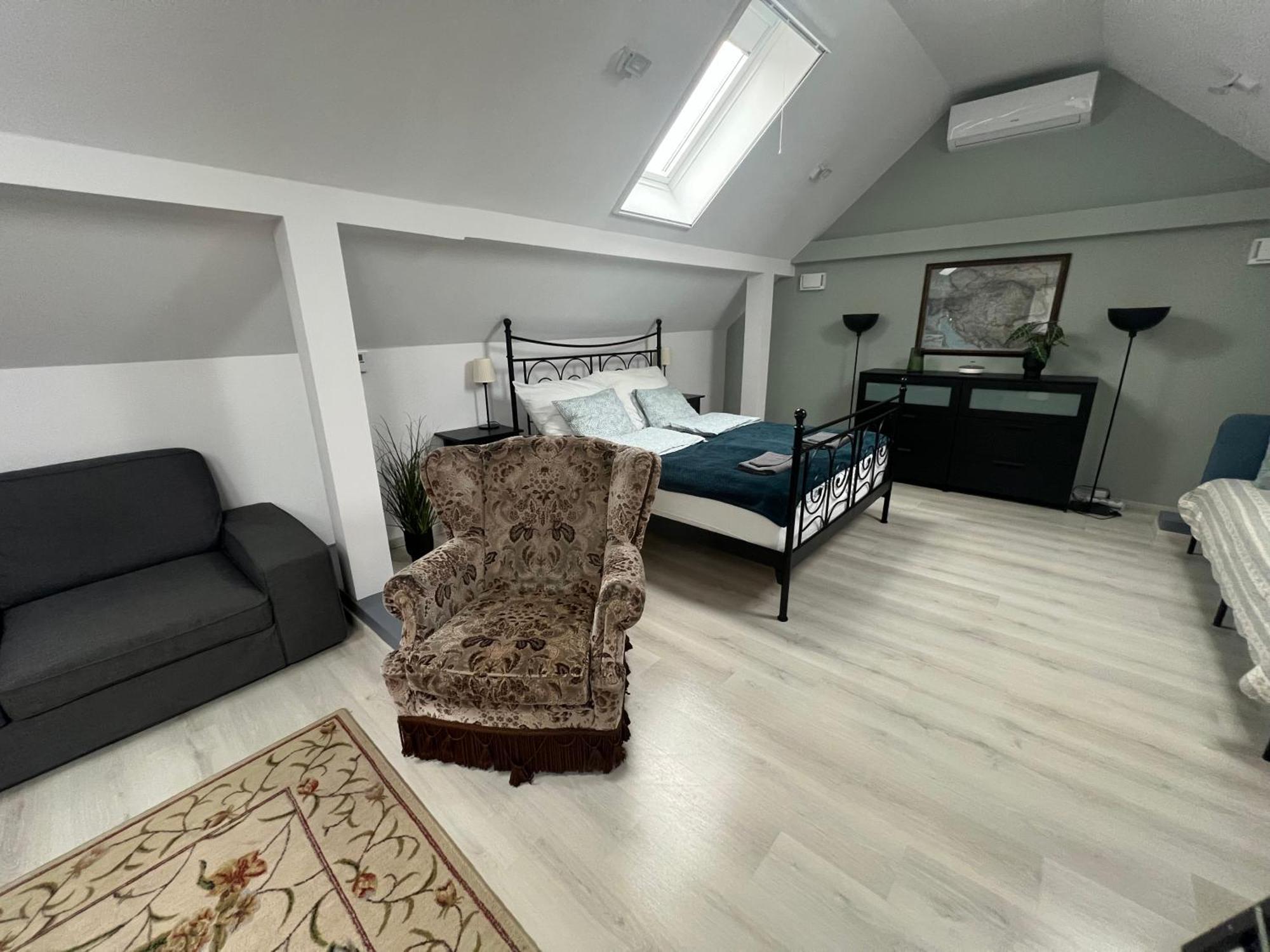 شقة Buekkoes Apartman سنتيندري المظهر الخارجي الصورة